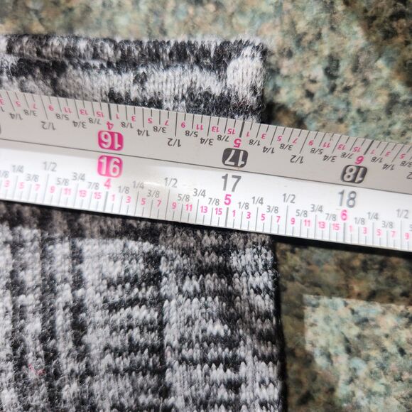 Poncho Cap Sweater Houndstooth Soft Turtleneck Women M Black Gray Wool Blend - Picture 5 of 7